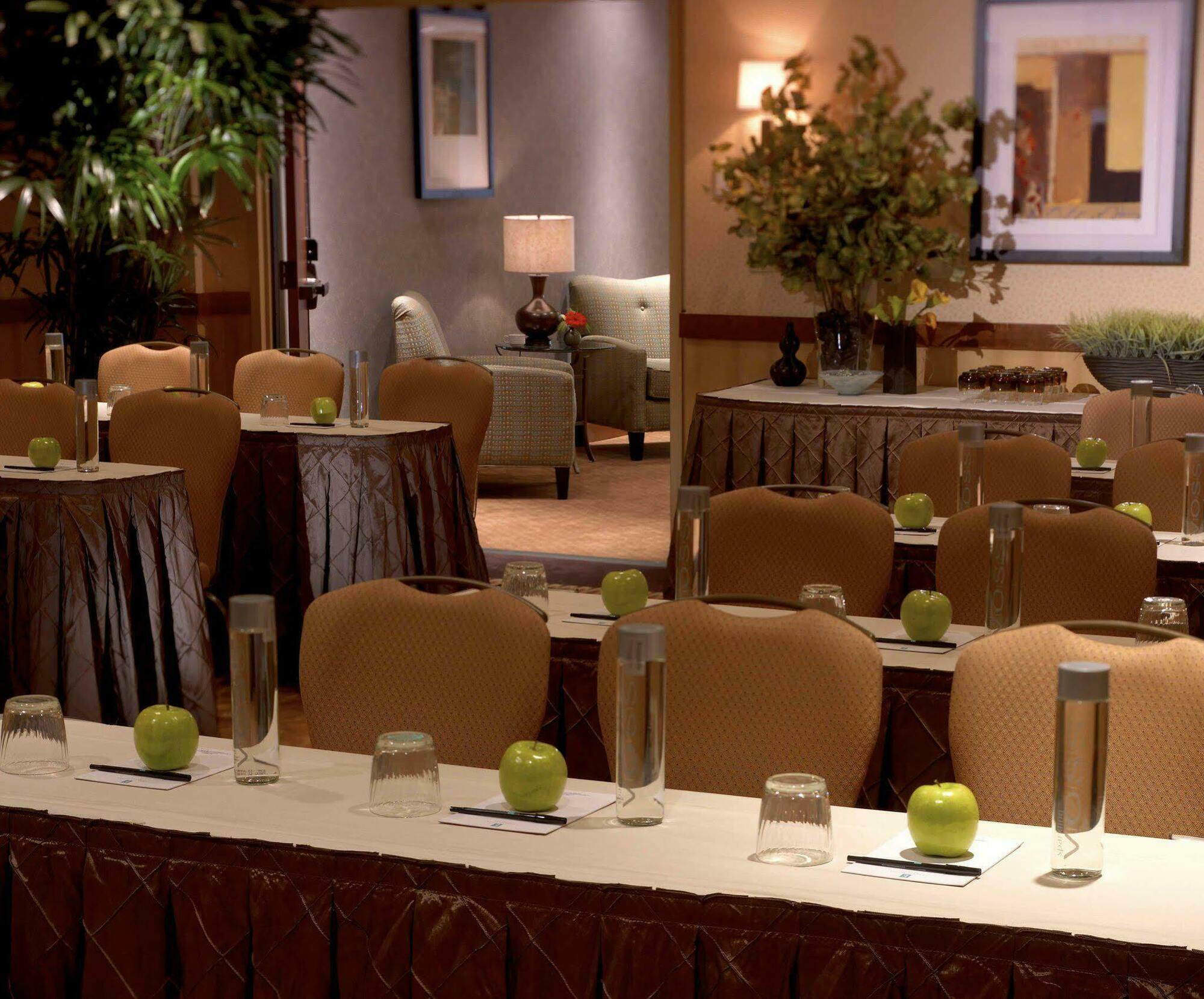 Embassy Suites By Hilton Fort Worth Downtown Екстер'єр фото