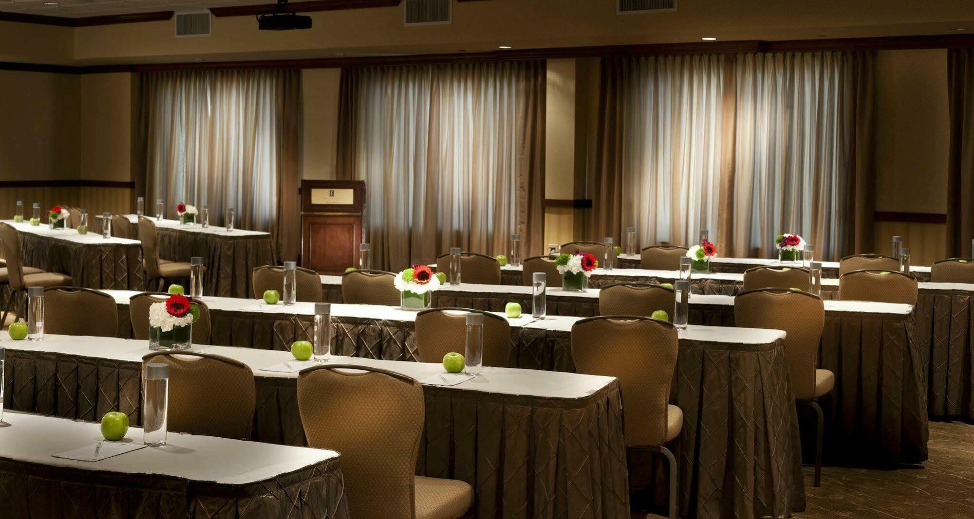Embassy Suites By Hilton Fort Worth Downtown Екстер'єр фото